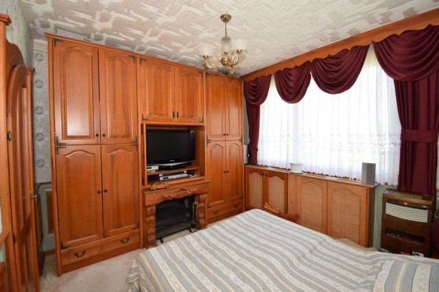 Eladó panellakás, Győrött 49.9 M Ft, 2 szobás