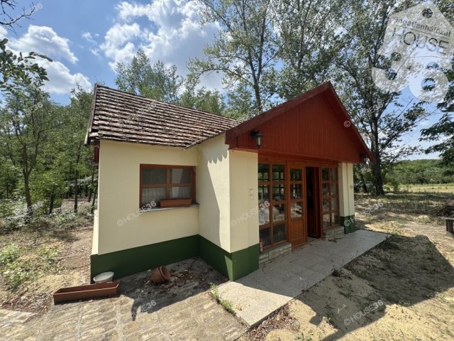 Eladó családi ház, Fülöpszálláson 129.9 M Ft, 6 szobás