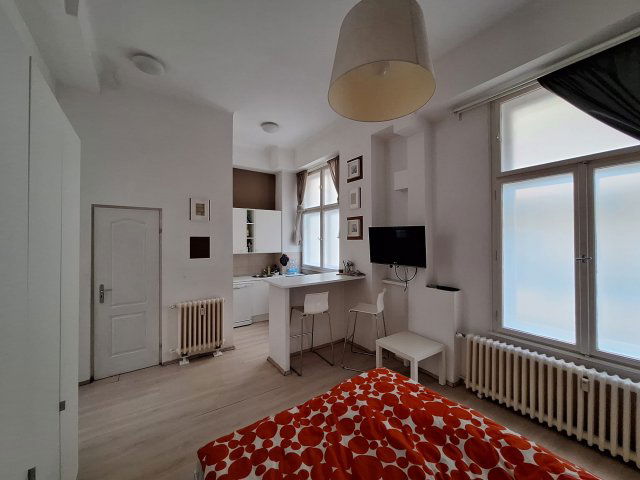 Kiadó téglalakás, albérlet, V. kerületben, Váci utcában