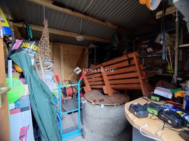 Eladó családi ház, Adonyban 15.5 M Ft, 2 szobás