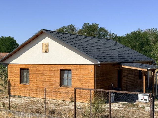 Eladó családi ház, Pusztavacson 44.9 M Ft, 2+1 szobás