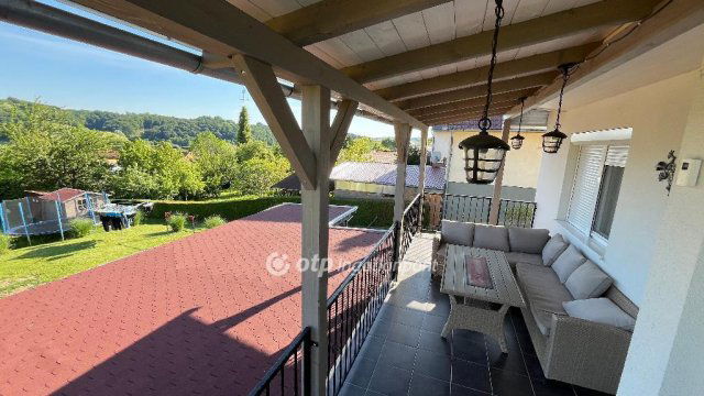 Eladó családi ház, Csatáron 98.5 M Ft, 2+2 szobás