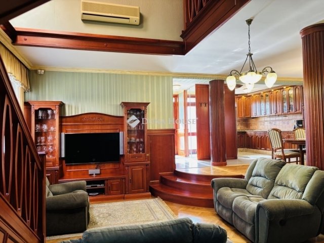 Eladó családi ház, Debrecenben 159.9 M Ft, 6 szobás