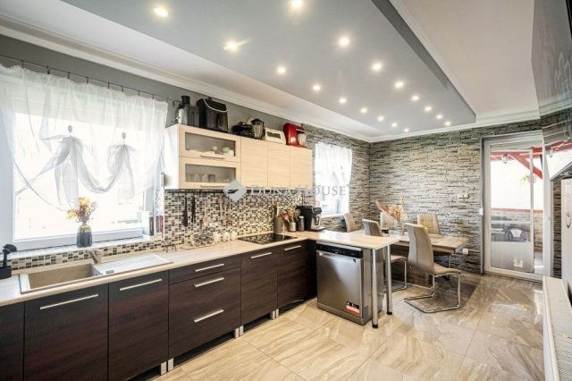 Eladó családi ház, Tokodon 109 M Ft, 5 szobás