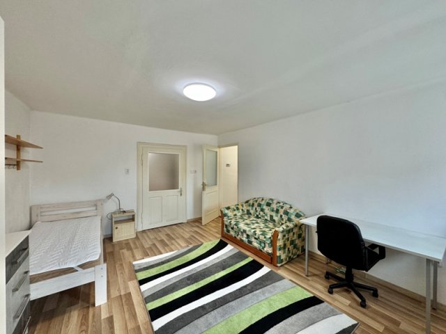 Kiadó téglalakás, albérlet, Pécsett 210 E Ft / hó, 3 szobás