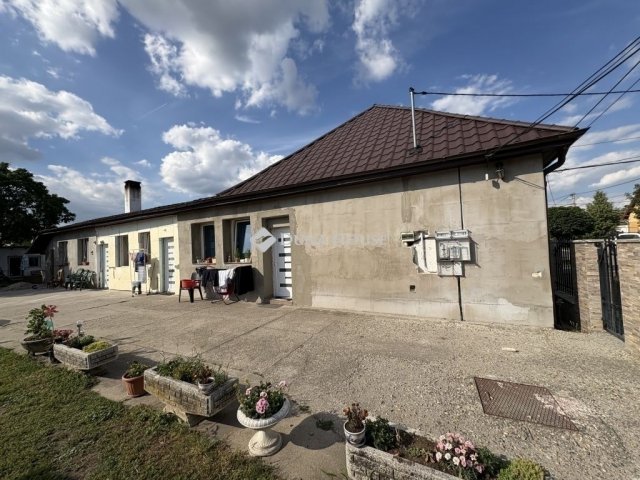 Eladó családi ház, Gyálon 105 M Ft, 3 szobás