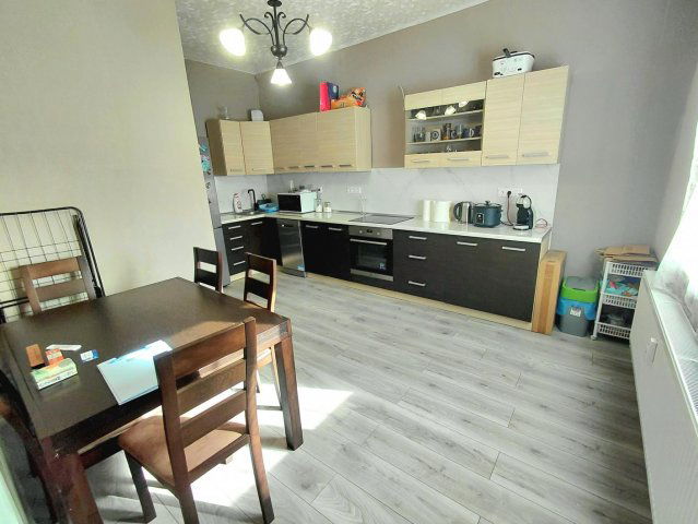 Eladó téglalakás, Almásfüzitőn 36.5 M Ft, 2+1 szobás