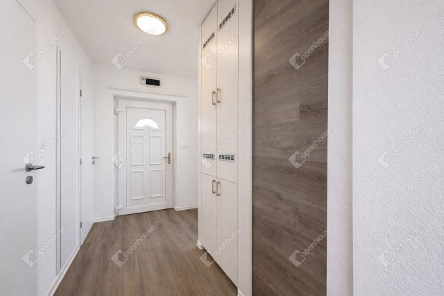 Eladó téglalakás, Sopronban 51.9 M Ft, 2 szobás