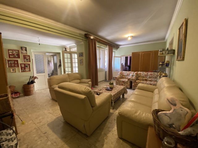 Eladó családi ház, Kecskeméten 100 M Ft, 3 szobás