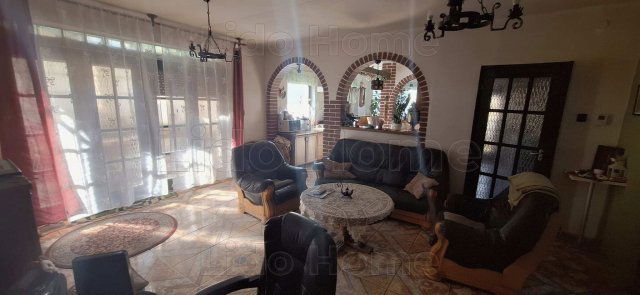 Eladó családi ház, Kaposváron 79.9 M Ft, 6+2 szobás