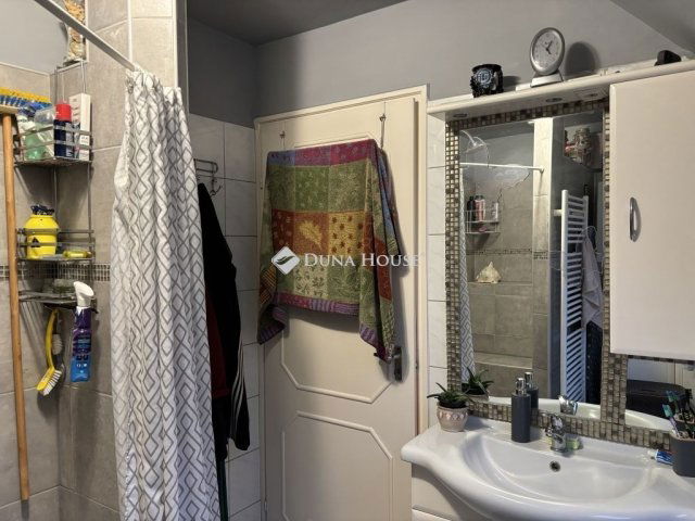 Eladó családi ház, Dunavarsányban 95 M Ft, 7 szobás