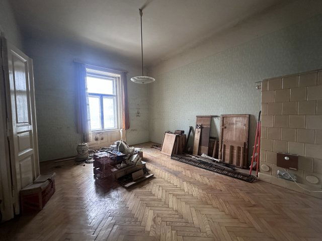 Eladó téglalakás, Budapesten, V. kerületben, Nyugati téren