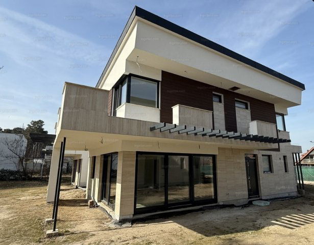 Eladó családi ház, Siófokon 230 M Ft, 5 szobás