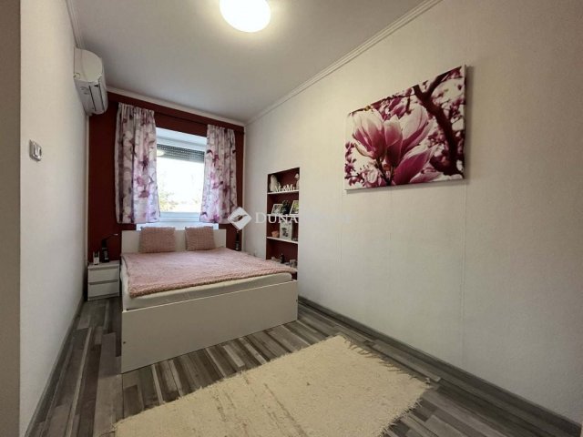 Eladó családi ház, Veszprémben 84.9 M Ft, 2 szobás