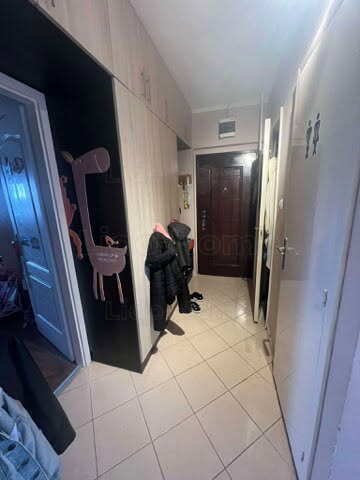 Eladó panellakás, Tatabányán 49.9 M Ft, 3 szobás