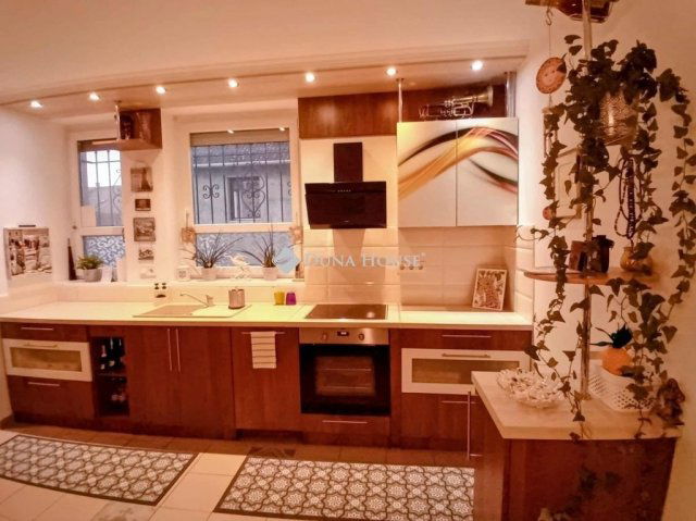 Eladó téglalakás, Győrött 87.99 M Ft, 3 szobás