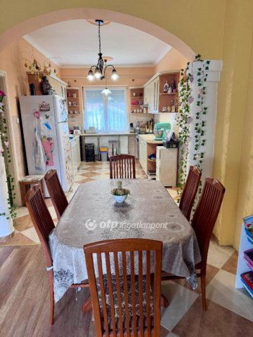 Eladó családi ház, Győrött 149.99 M Ft, 3 szobás