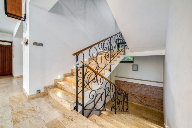 Eladó családi ház, Gödöllőn 680 M Ft, 7 szobás