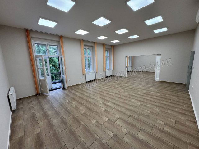 Kiadó iroda, Nagykanizsán, Erzsébet téren 400 E Ft / hó