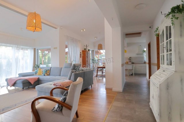 Eladó családi ház, Szegeden 194.5 M Ft, 5 szobás