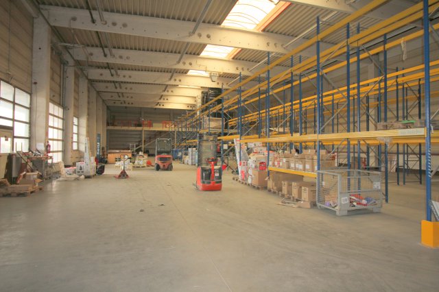 Kiadó ipari ingatlan, Alsónémediben 2312 E Ft / hó