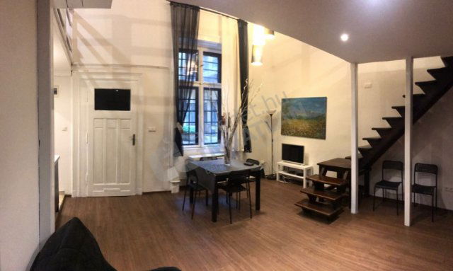 Kiadó téglalakás, albérlet, VI. kerületben, Lázár utcában