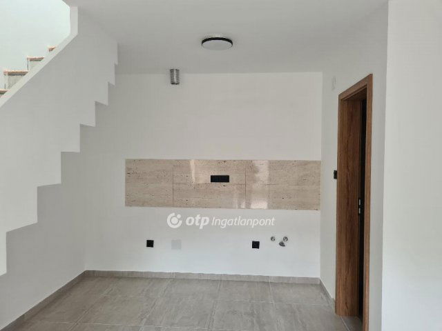 Eladó téglalakás, Budapesten, III. kerületben 69.999 M Ft