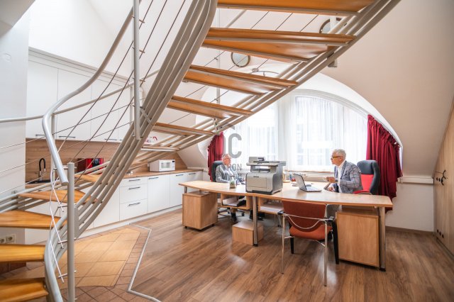 Eladó iroda, Budapesten, III. kerületben 125 M Ft, 7 szobás