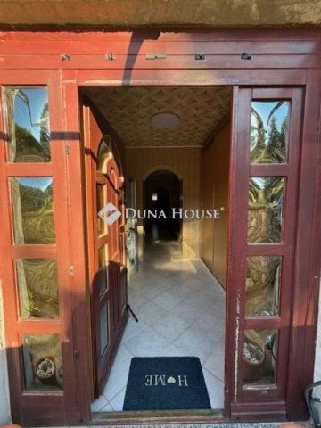 Eladó családi ház, Pécsett 95 M Ft, 2 szobás