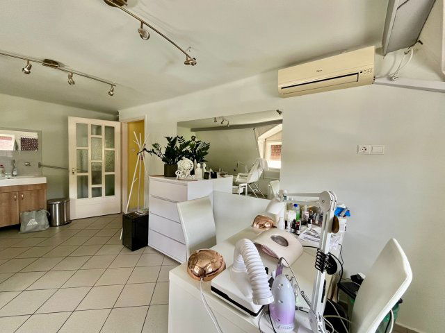 Eladó üzlethelyiség, Sárváron, Hunyadi János utcában 28.9 M Ft