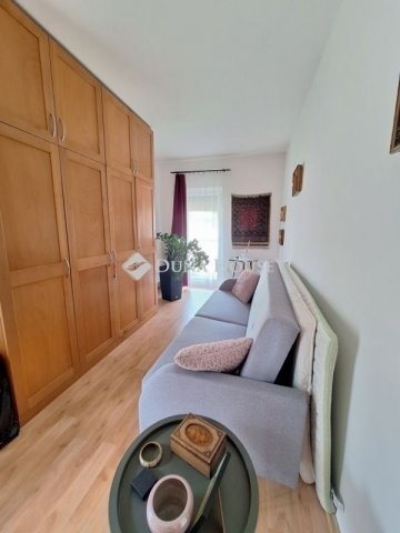 Eladó téglalakás, Pécsett 69.9 M Ft, 3 szobás