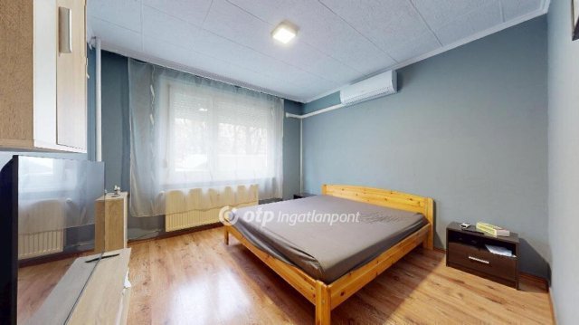 Eladó panellakás, Miskolcon 35.9 M Ft, 2+1 szobás