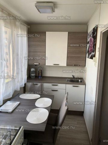 Eladó panellakás, Budapesten, III. kerületben 66.4 M Ft, 2 szobás