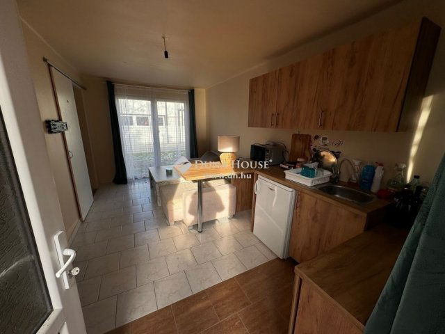 Eladó családi ház, Dabason 159 M Ft, 8 szobás