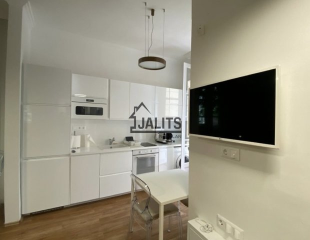 Kiadó téglalakás, albérlet, VI. kerületben, Lendvay utcában