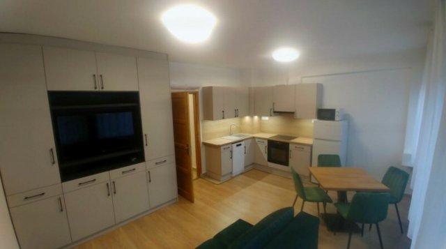 Kiadó téglalakás, albérlet, IV. kerületben, Szent László téren