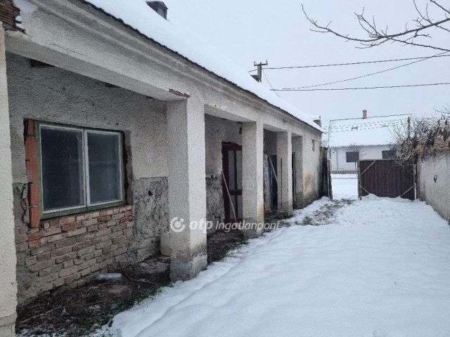 Eladó családi ház, Bébén 7.59 M Ft, 3 szobás