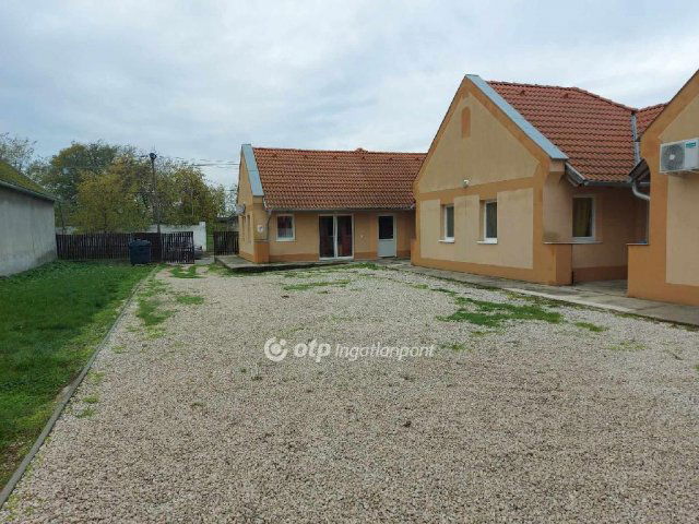 Eladó hotel, Dávodon 74.9 M Ft / költözzbe.hu