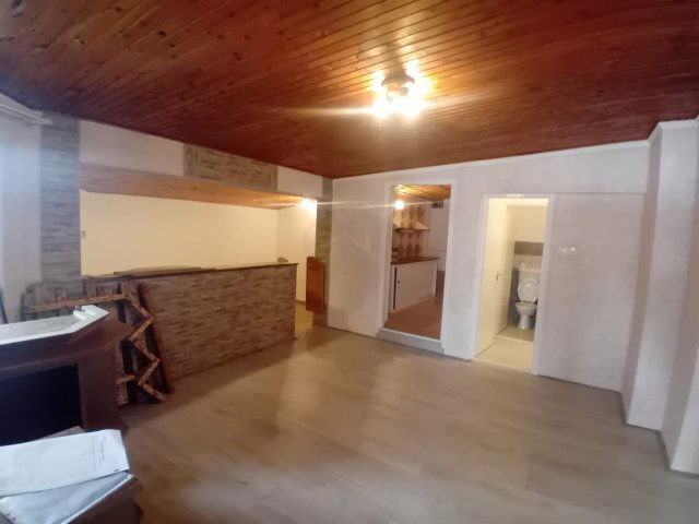 Eladó családi ház, Apcon 29.9 M Ft, 2+1 szobás