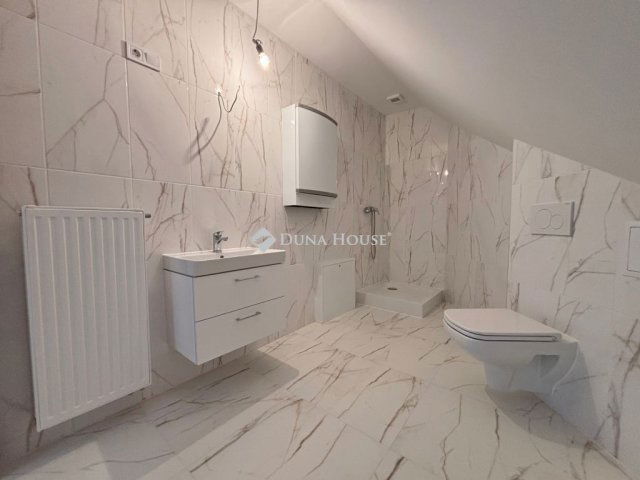 Eladó téglalakás, Sopronban 64.9 M Ft, 3 szobás