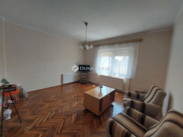 Eladó családi ház, Tolnán 36 M Ft, 4 szobás