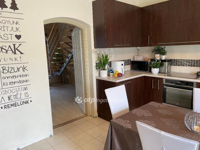 Eladó ikerház, Budapesten, XXI. kerületben 169.9 M Ft, 6+1 szobás