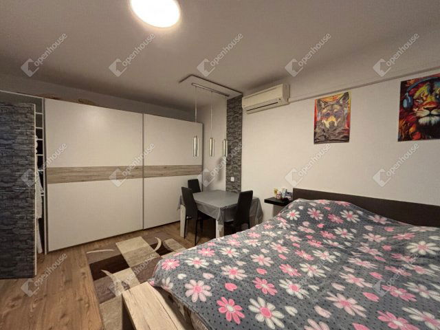 Eladó panellakás, Győrött 55 M Ft, 2 szobás