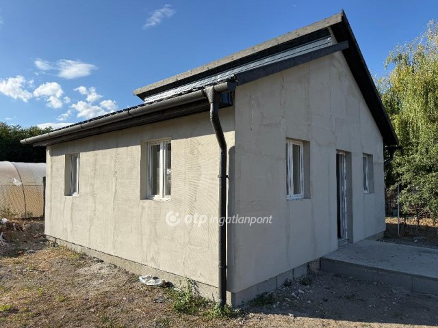Eladó családi ház, Nagykátán 45 M Ft, 1+1 szobás