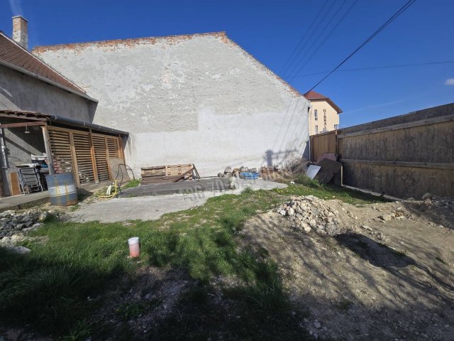 Eladó telek, Sopronban 15 M Ft / költözzbe.hu