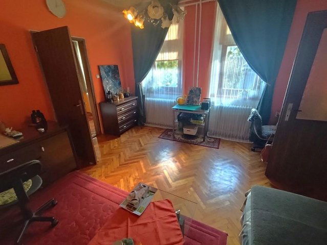 Eladó családi ház, Budapesten, IV. kerületben, Báthory utcában