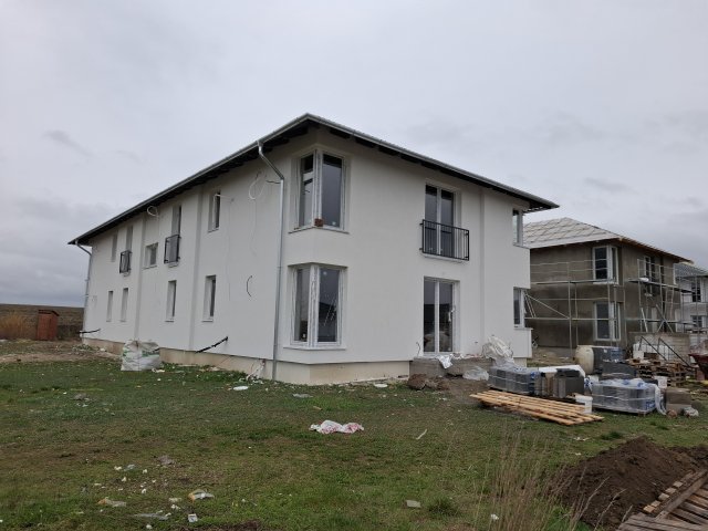 Eladó téglalakás, Mendén 74.9 M Ft, 4 szobás