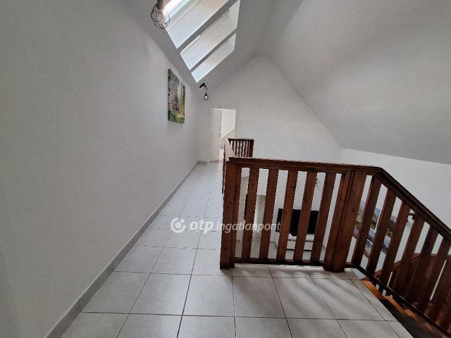 Eladó családi ház, Mosonmagyaróváron 144 M Ft, 8+2 szobás