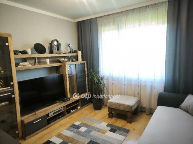 Eladó panellakás, Miskolcon 28.5 M Ft, 2 szobás
