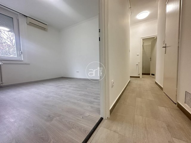 Kiadó téglalakás, albérlet, Szegeden, Fésű utcában, 2 szobás